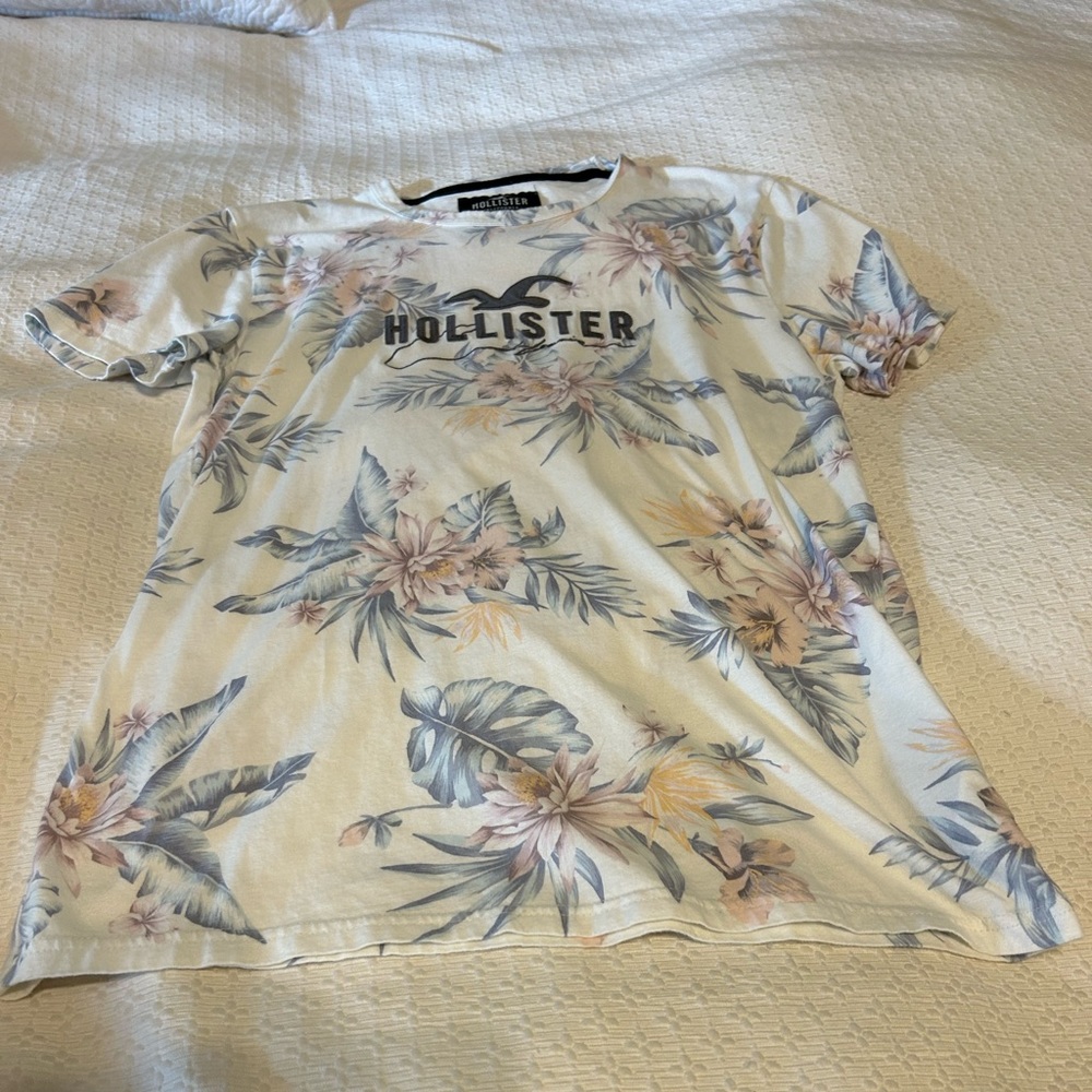 Men’s small Hollister shirt